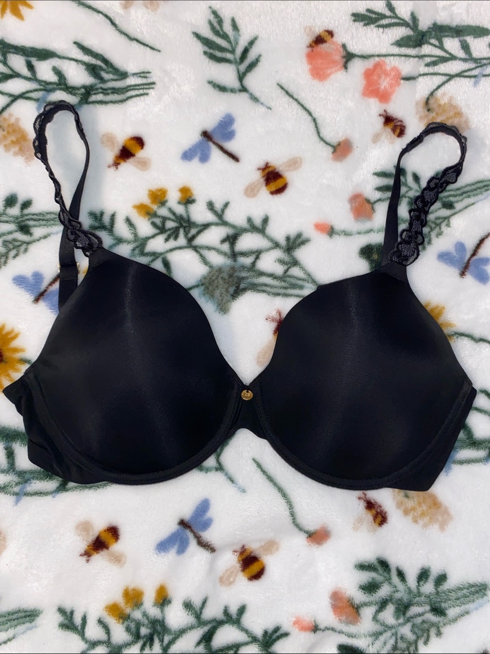 Natori Black Smooth T-Shirt Bra with Lace-Trim Straps